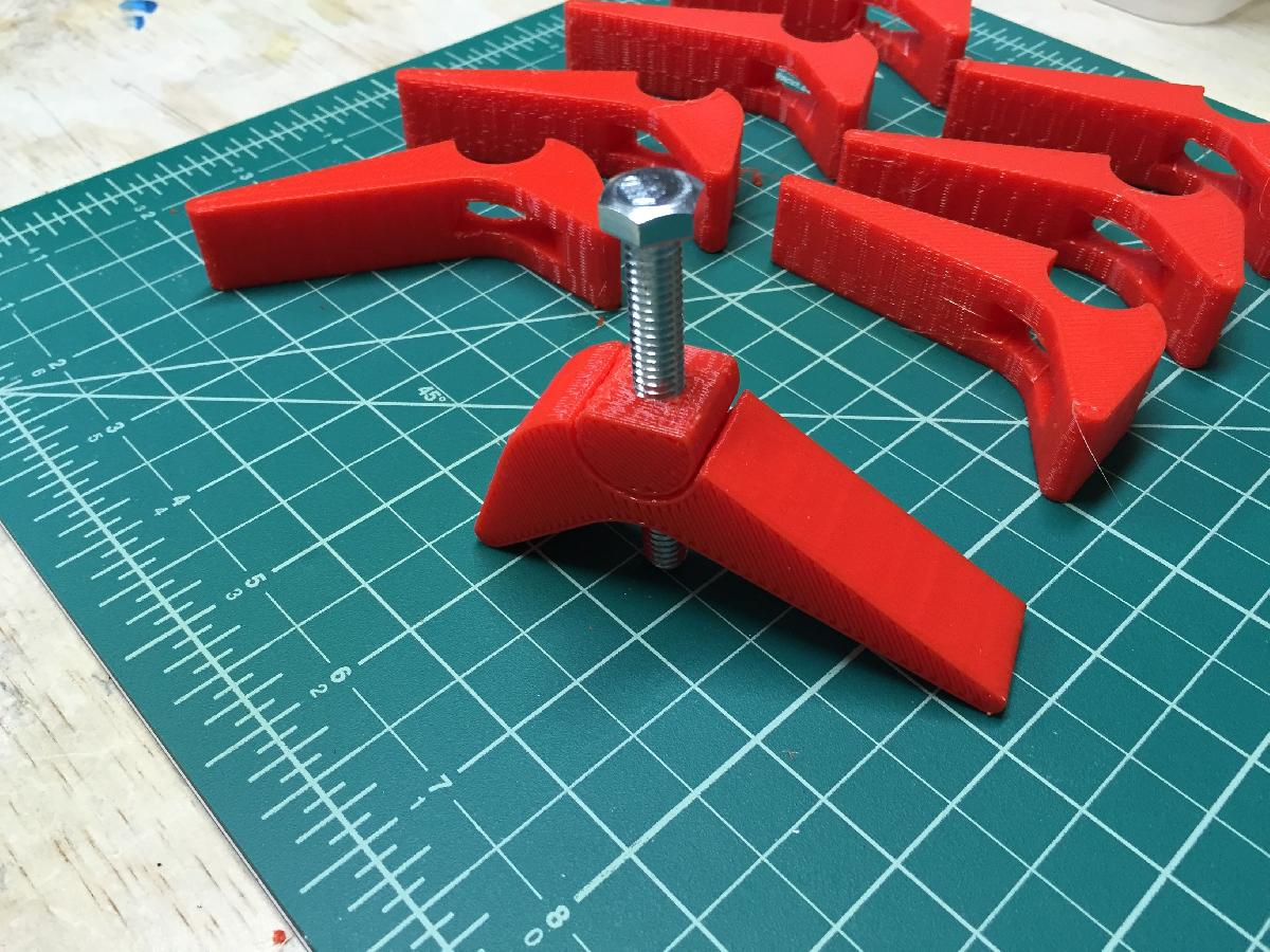 Grampo de Placa de Desperdicio para Shapeoko, X Carve e Outros CNC