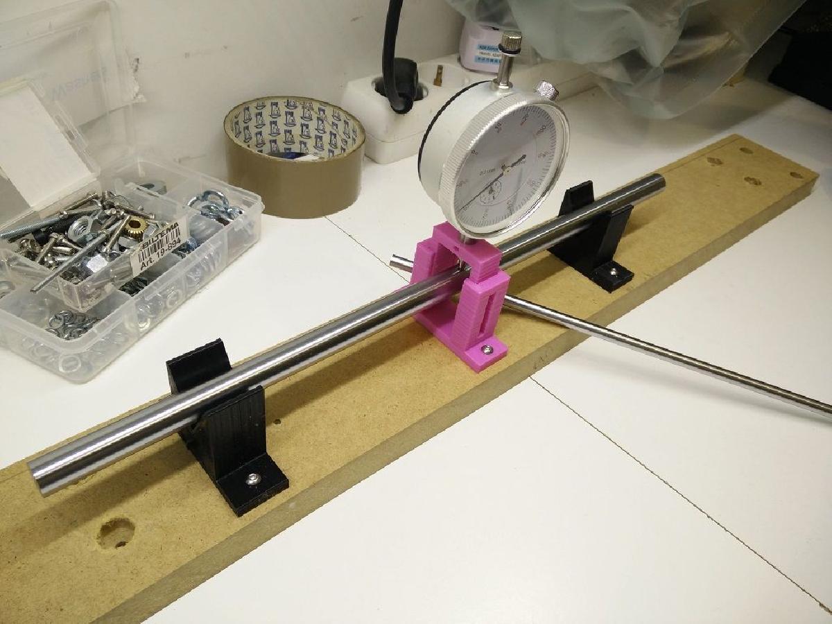 Testador de retidao de barra lisa