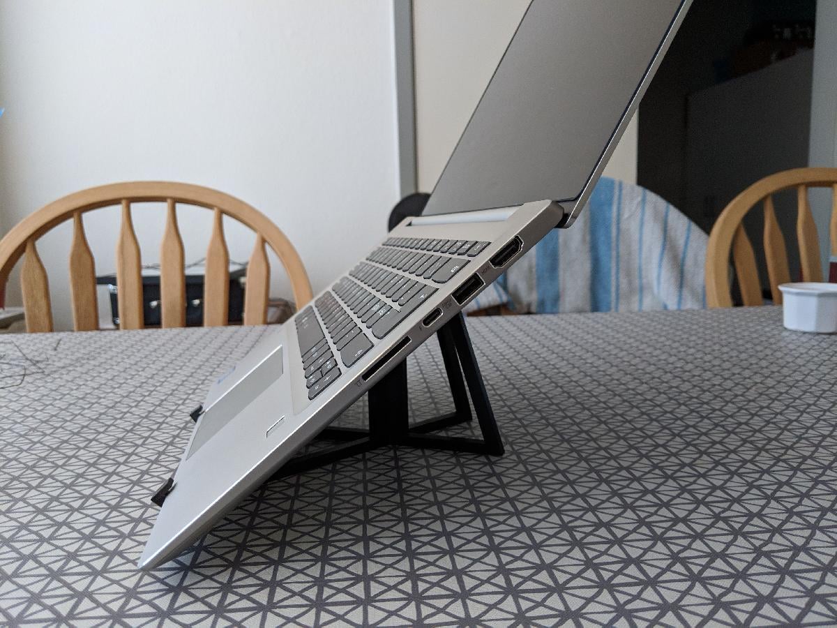 Suporte para laptop em forma de borboleta