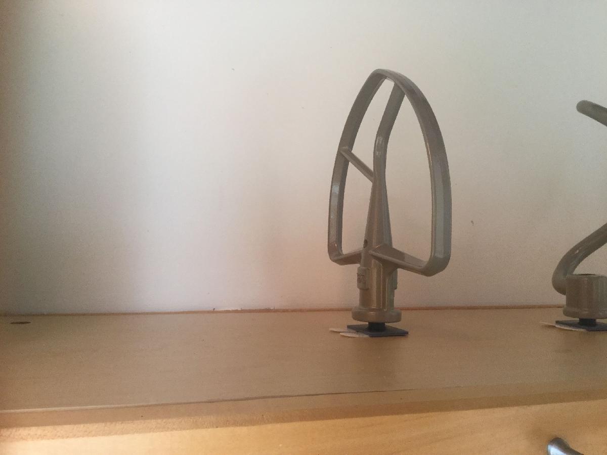 Suporte de fixação do misturador Kitchenaid.