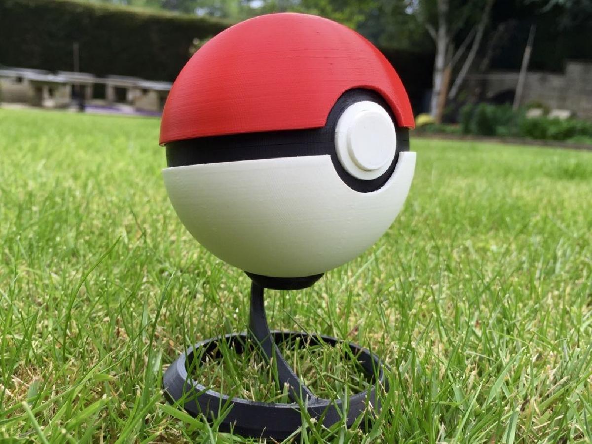 PokeBall   Totalmente funcional com botão e dobradiça