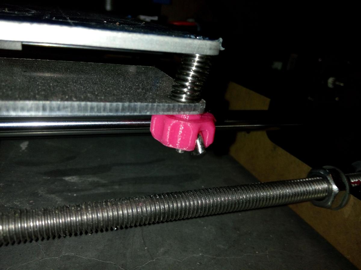 Pino de ajuste de nivel de cama com porca borboleta para Anet A8 (e possivelmente outras impressoras)