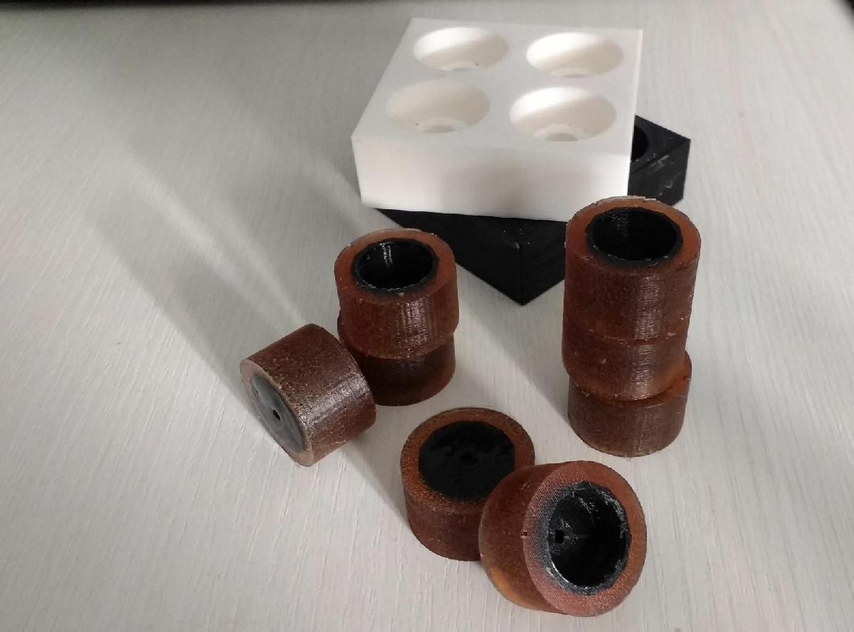 Pneu e molde para rodas de minisumo