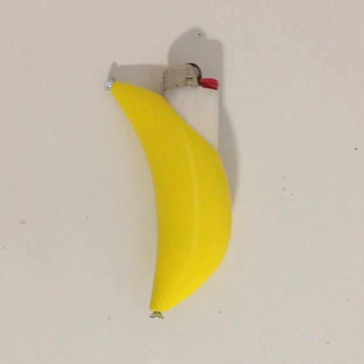 Suporte para isqueiro Bic em forma de banana