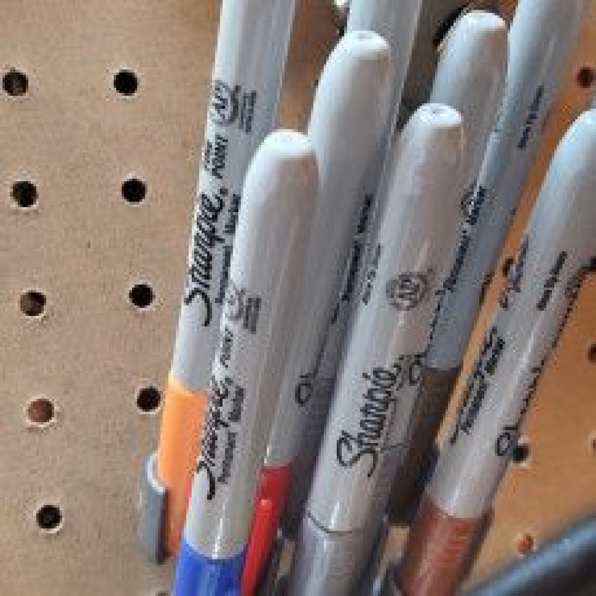 Suporte para Sharpie de painel perfurado