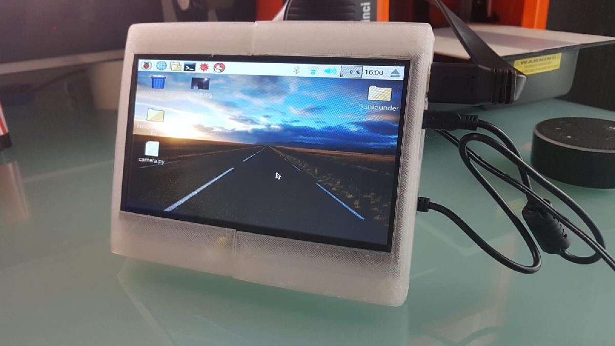 Case tudo em um para Raspberry Pi 2 com display de toque LCD de 7 Kuman. Suporte adicionado para visualizacao correta do LCD.