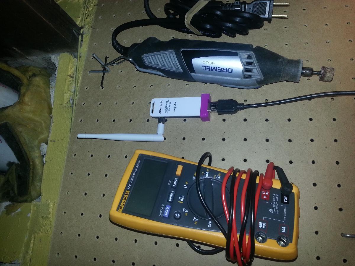 Suporte para adaptador wi fi TP LINK em pegboard