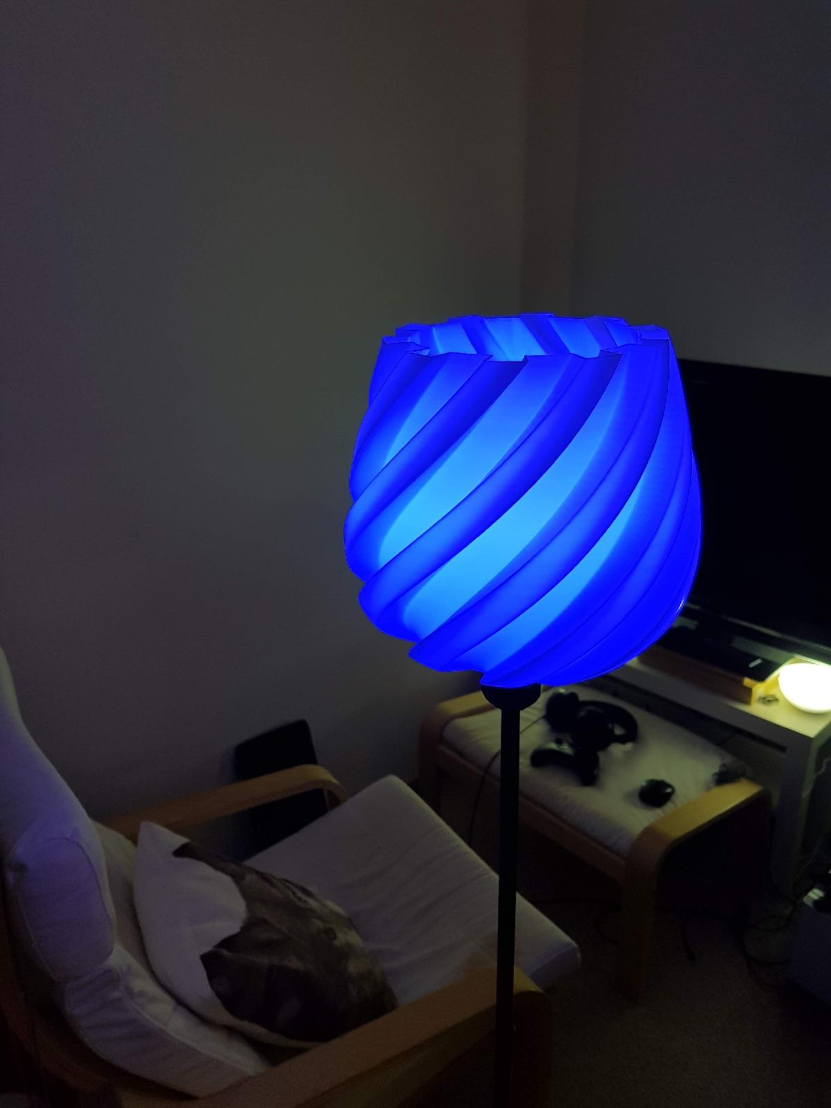 abajur torcido IKEA HEMMA
