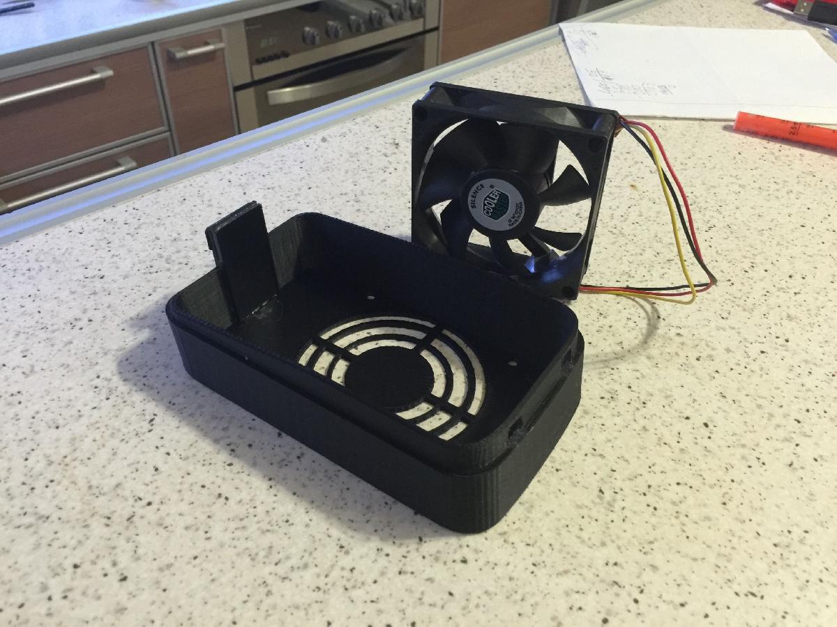 Substituicao do ventilador de 80mm Dlink DNS 320L