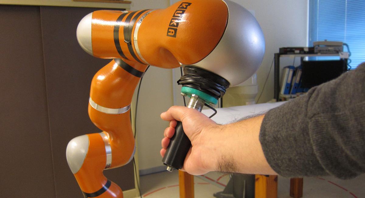 Adaptador para sensor de forca/torque ATI nano25 para robo KUKA LWR