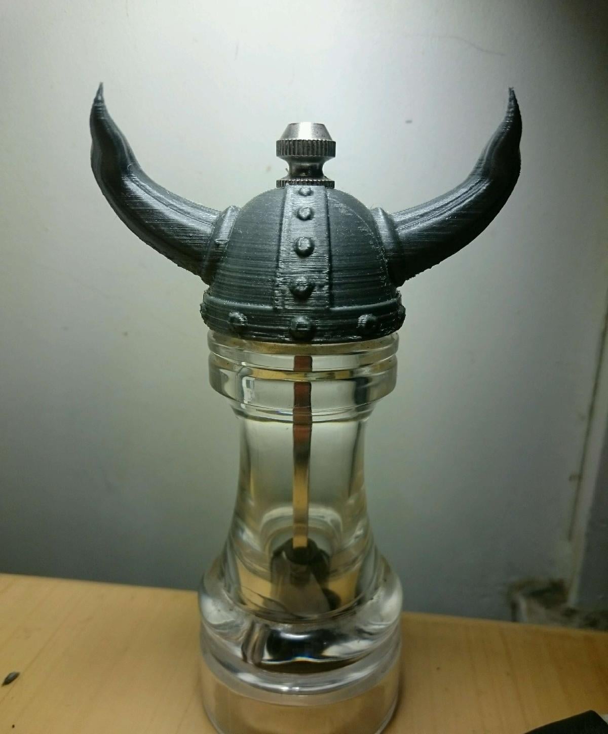 Capacete Viking para Moedor de Pimenta