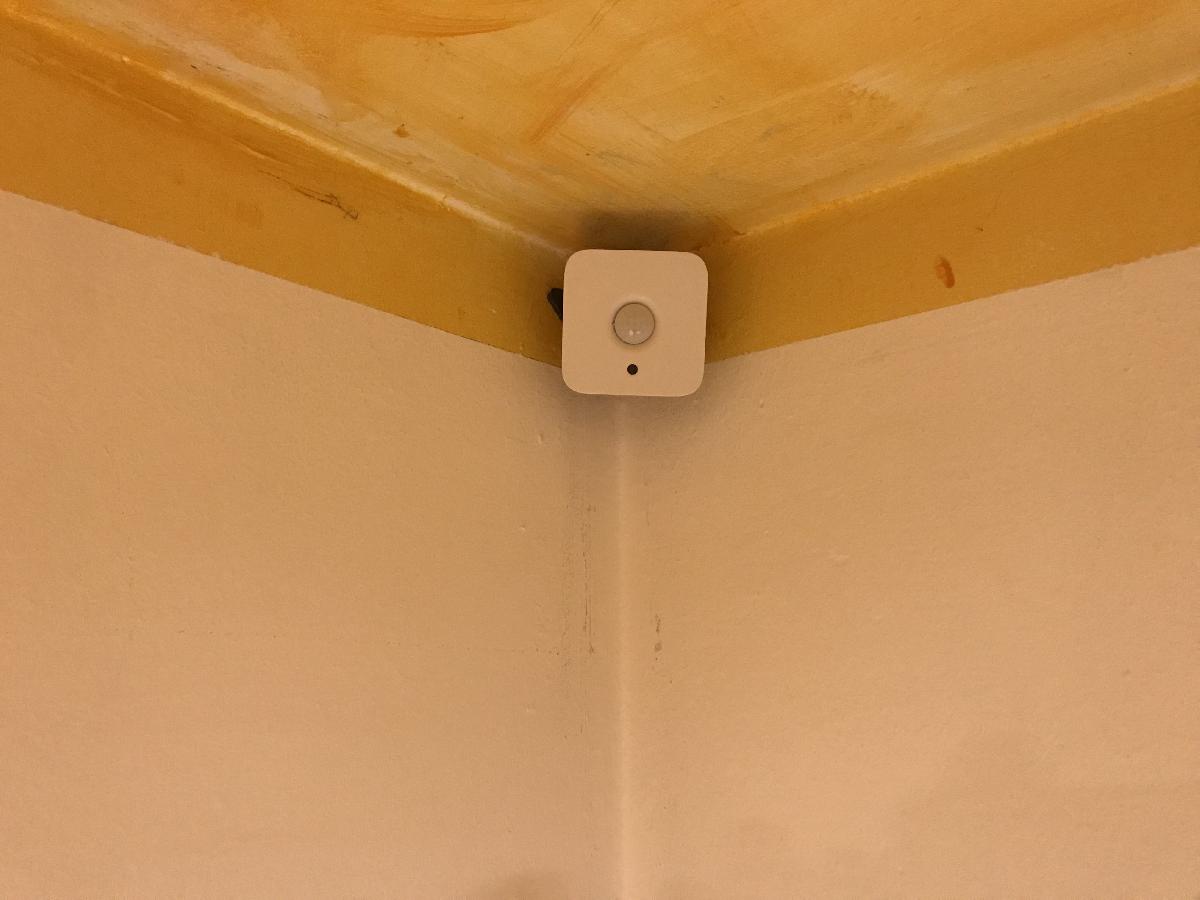 Suporte de canto/parede/teto para sensor de movimento Hue
