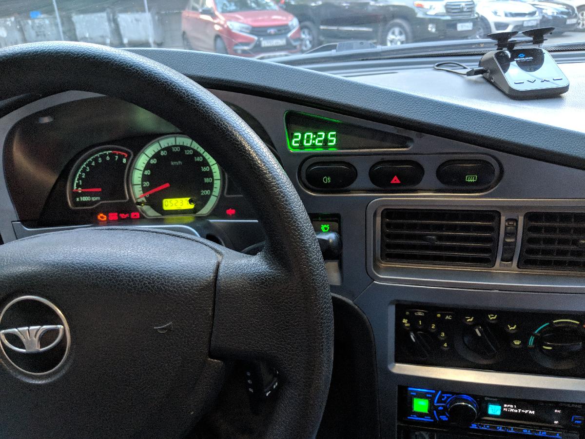 Relogio + voltimetro + termometro Daewoo Nexia N150