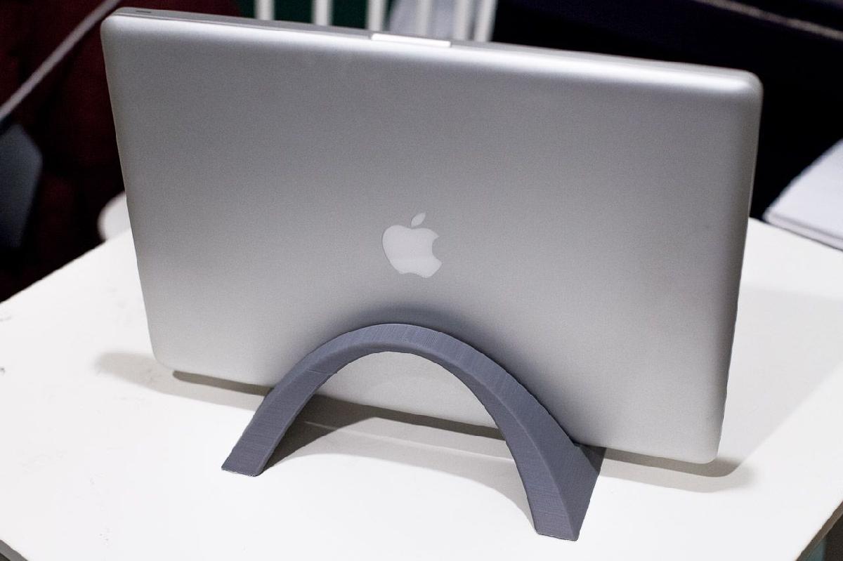 Suporte elegante do MacBook Pro Arch