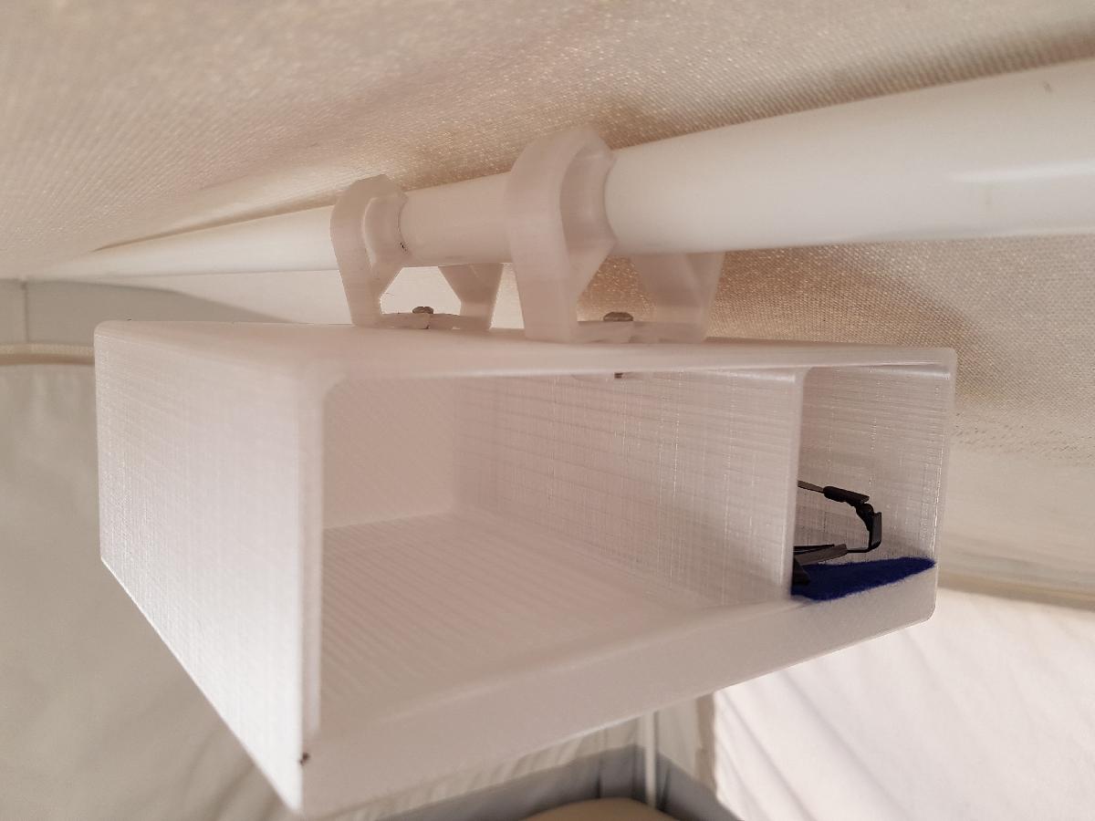 Prateleira Suspensa com Cubiculos
