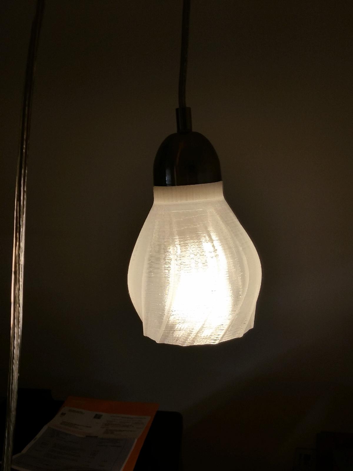 Abajur de Pendao com Torcao Ondulada