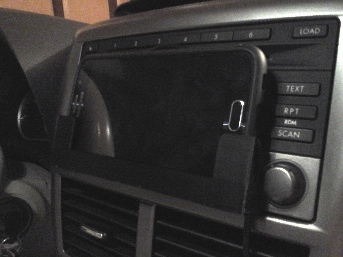 Suporte para telefone no painel do carro com carregador sem fio Qi