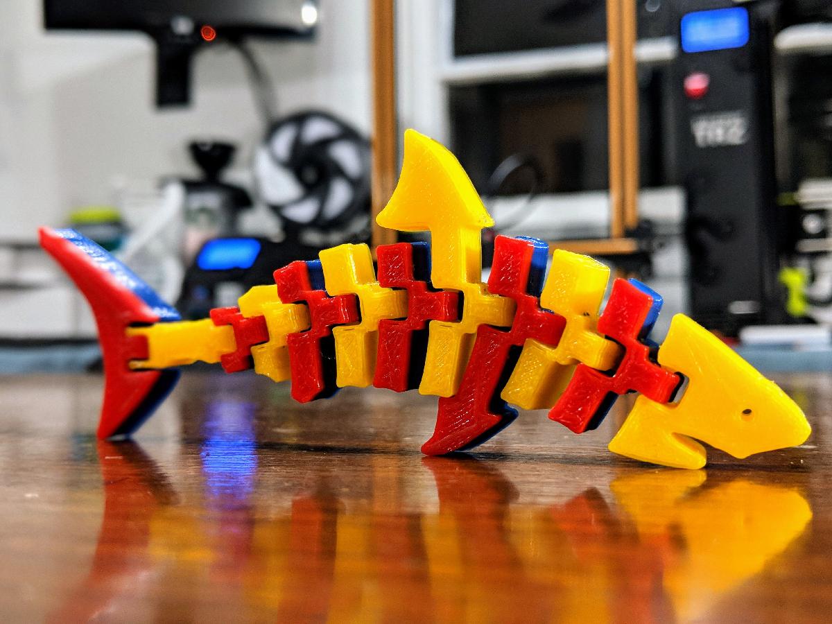 Tubarao Articulado / Impressao em Duas Cores / Extrusao Dupla
