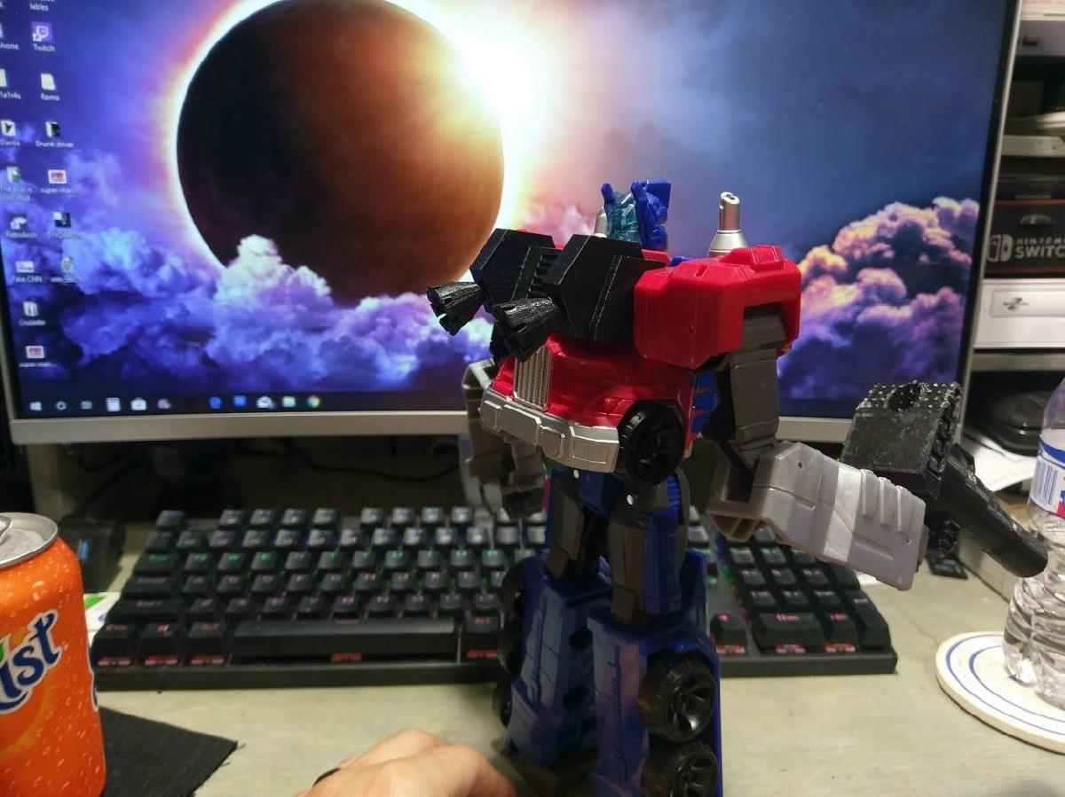 Jet pack do Optimus Prime para a serie Cyber Commander e exclusivo da Amazon