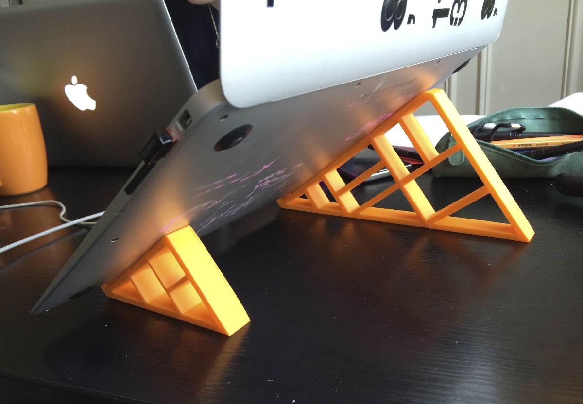 Suporte geometrico para MacBook Air