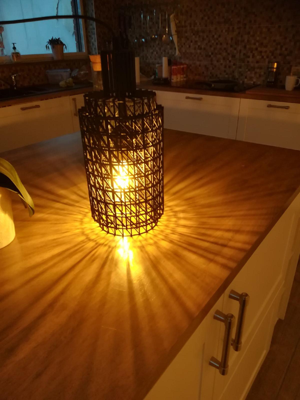 Luminaria pendente de grade com fiacao