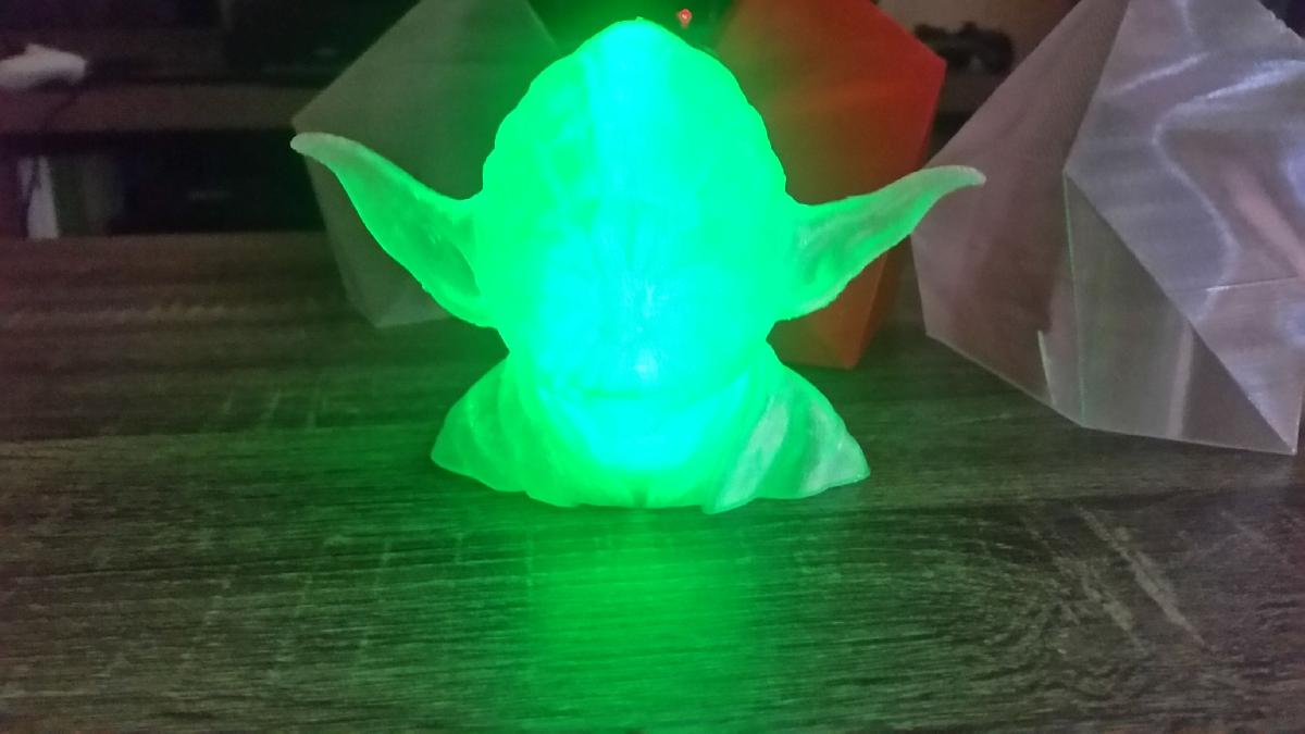 Lampada / luz noturna Yoda alimentada por USB Gloda