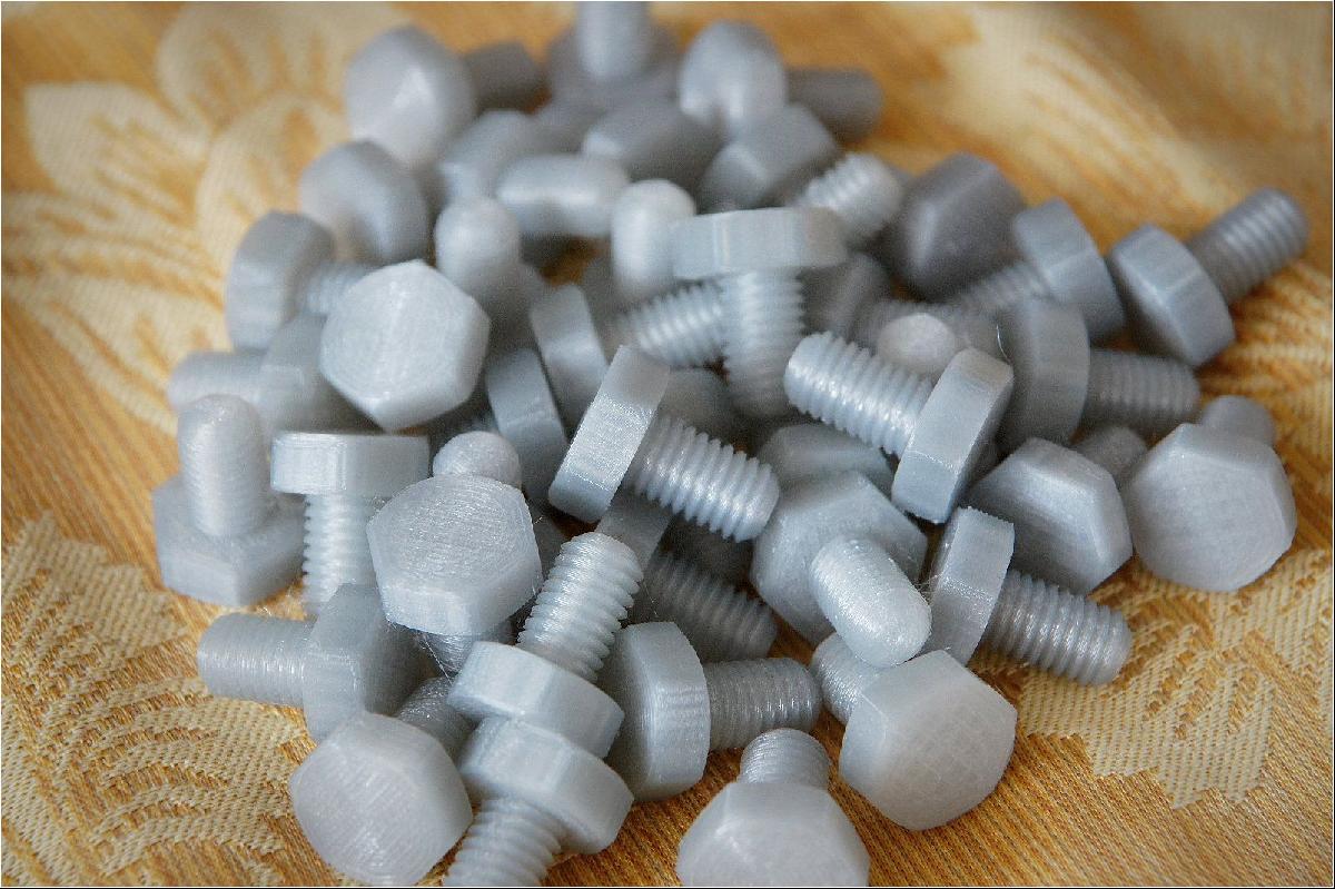 Parafusos Rosqueados ISO M10 x 16 e M10 x 20