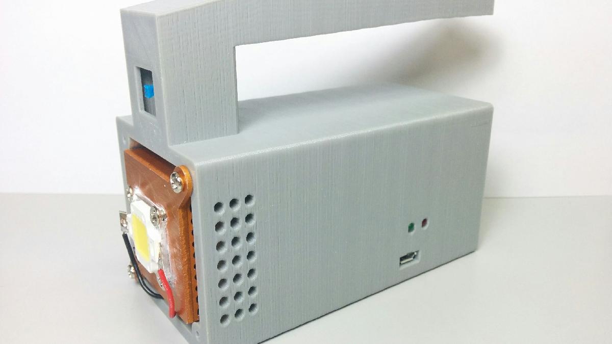 Lanterna LED recarregavel por USB