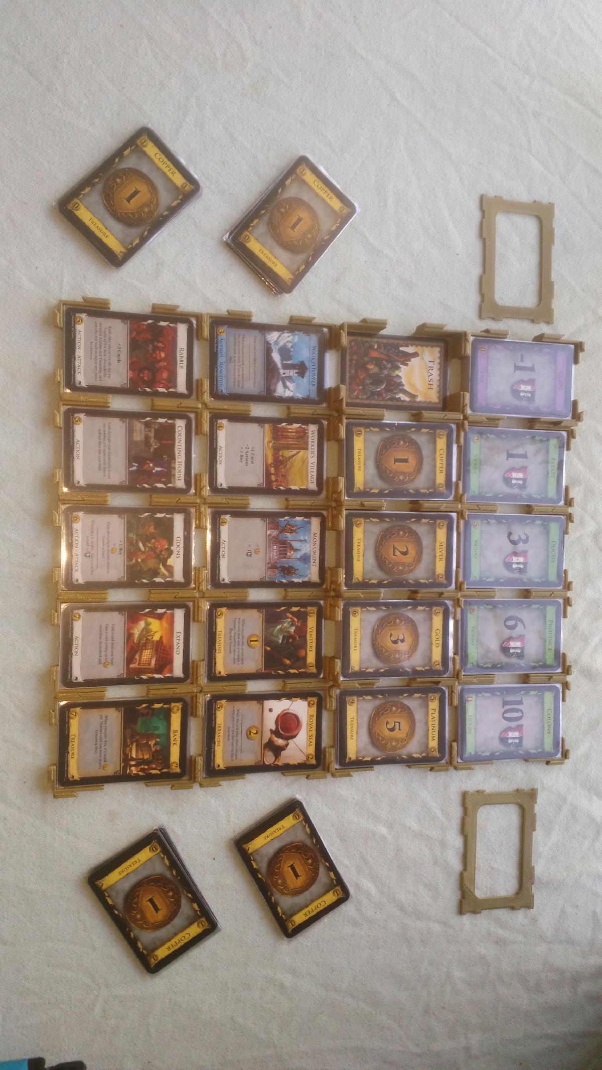 Bandeja/Porta Cartas com Manga Dominion   Empilhavel e Desmontavel   Remasterizado para caber cartas com manga