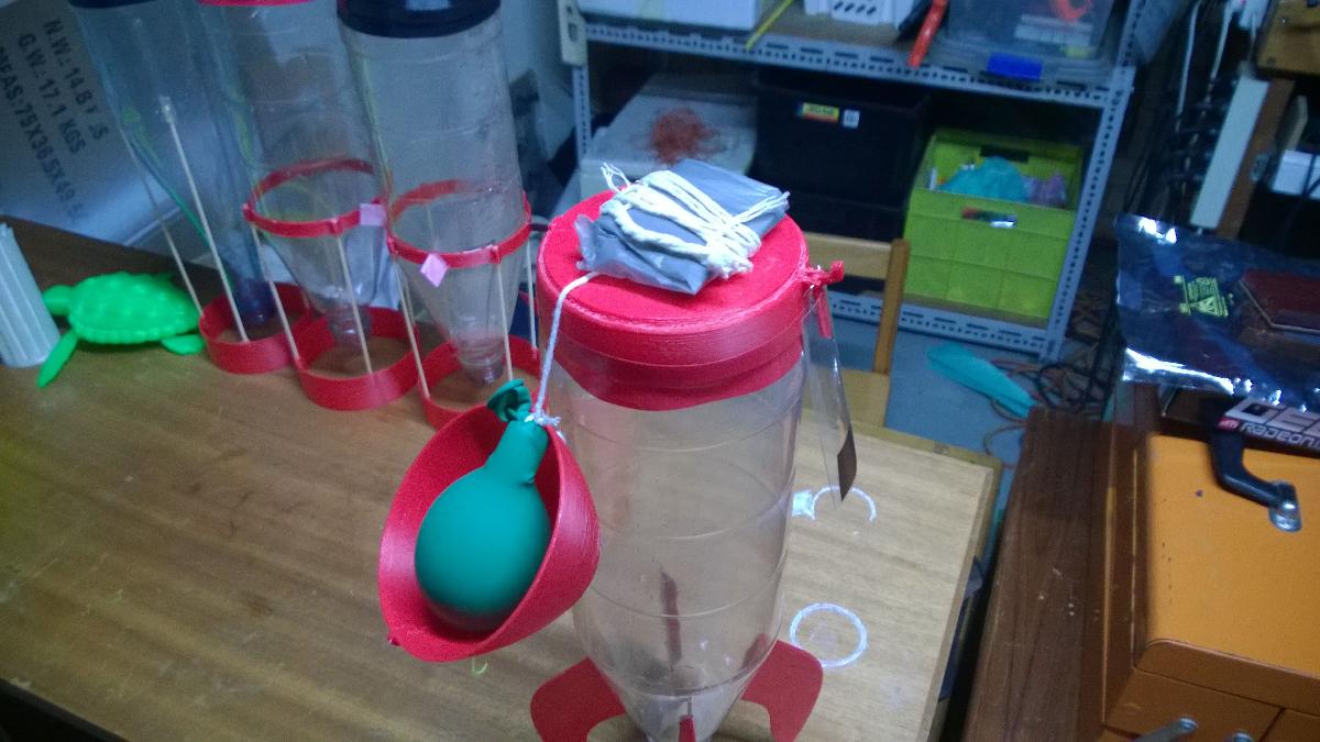 Sistema de Desdobramento de Paraquedas de Foguete de Agua