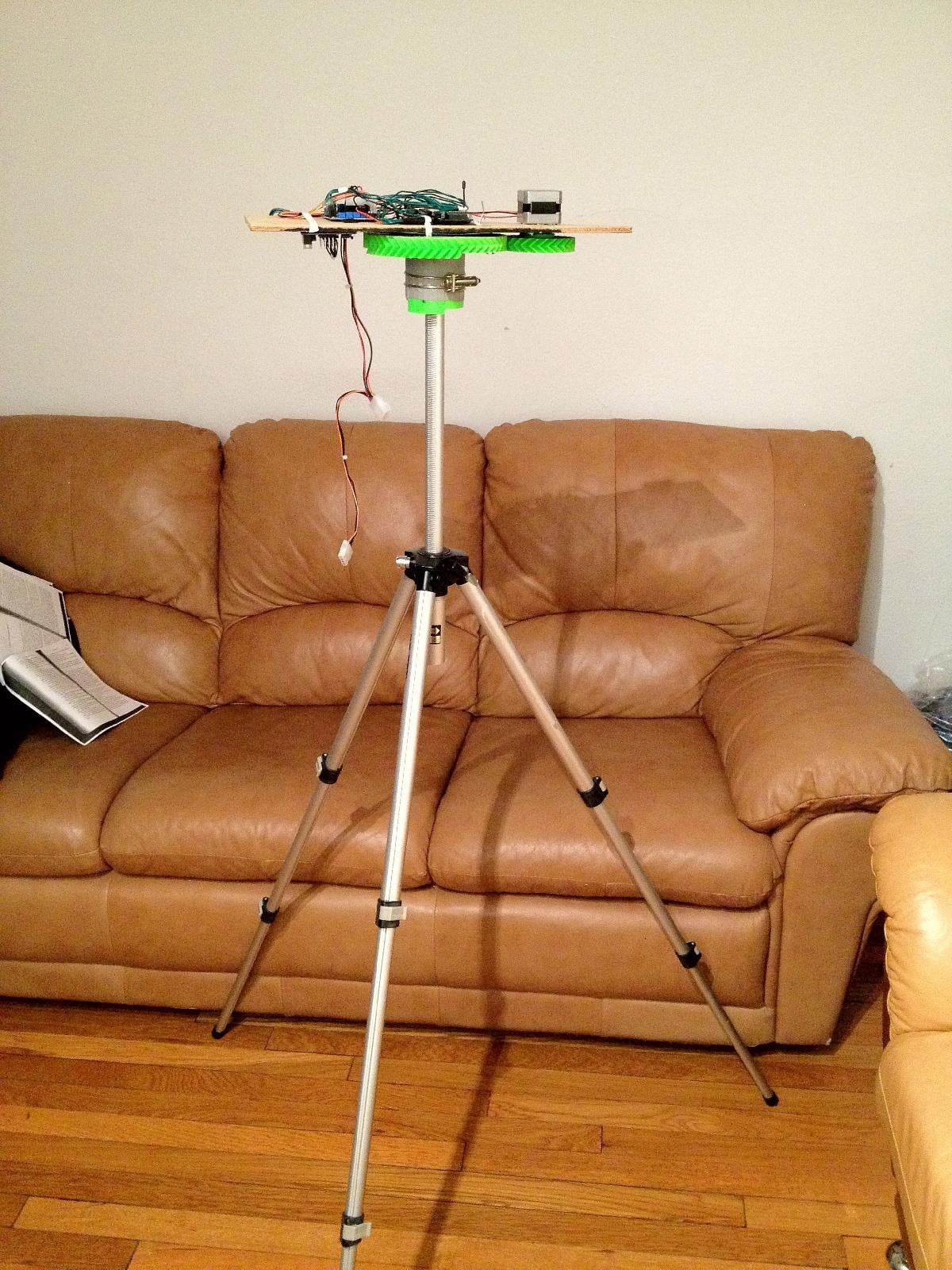 Suporte de tripe de camera animatronico (para teatro)