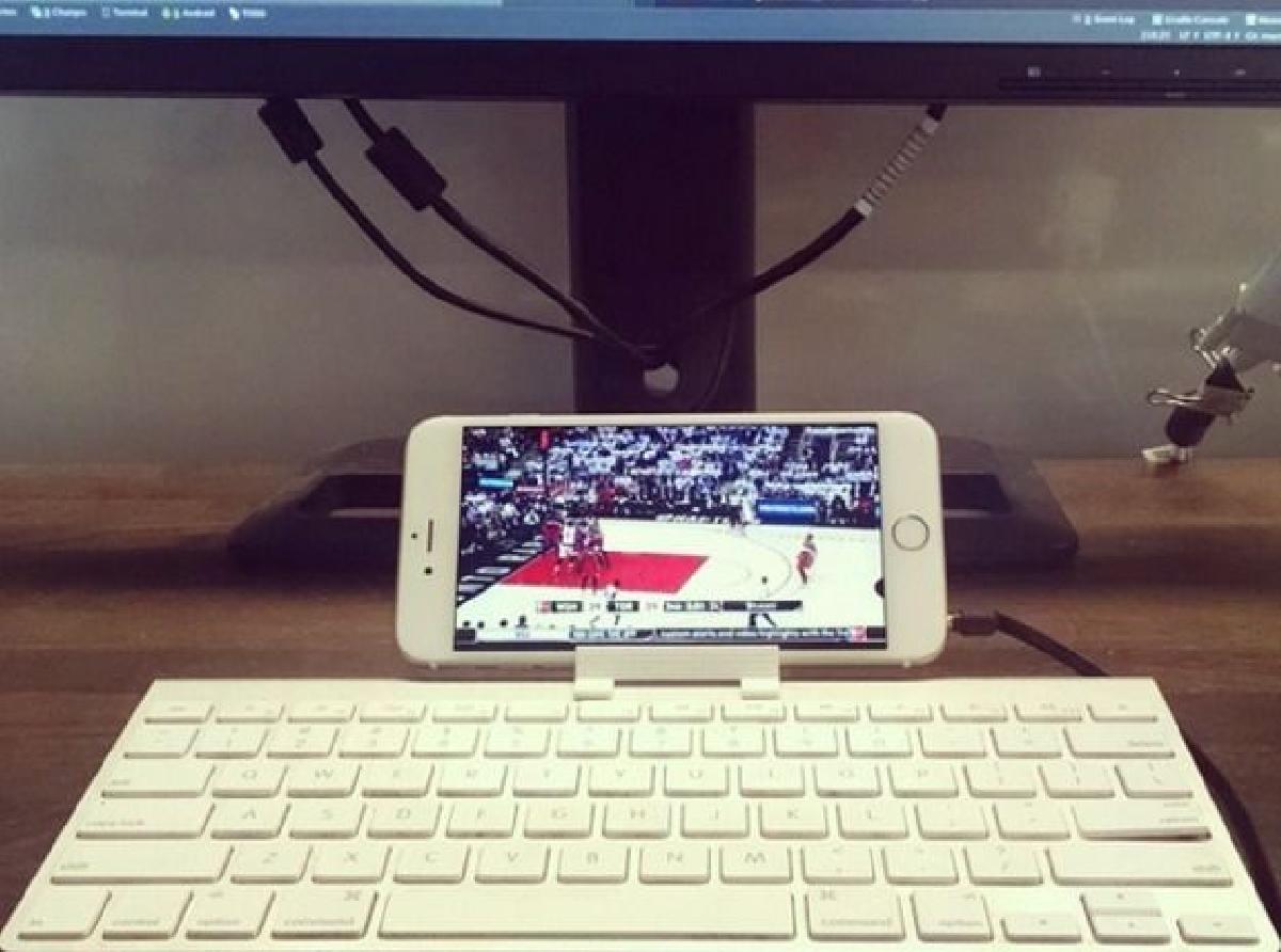 Suporte para celular para o teclado Mac