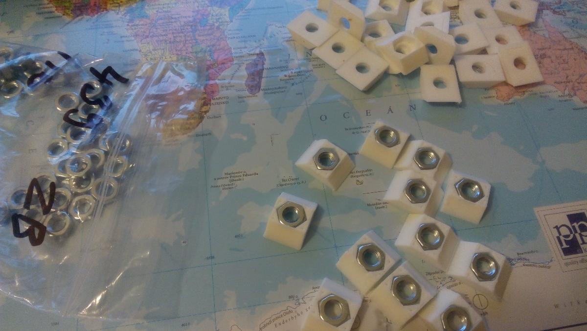 Capa de porca M6 para perfil 30x30mm