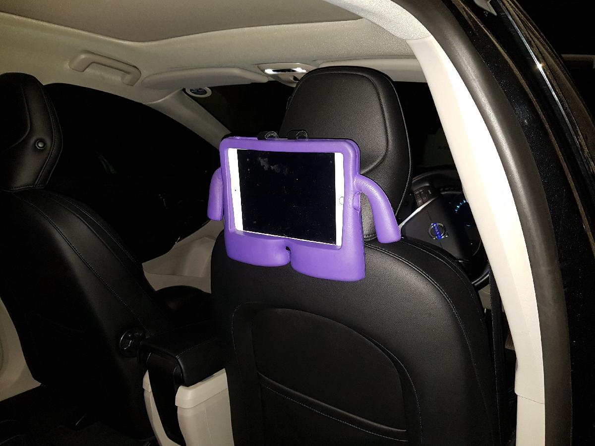 suporte para apoio de cabeca do iPad Volvo