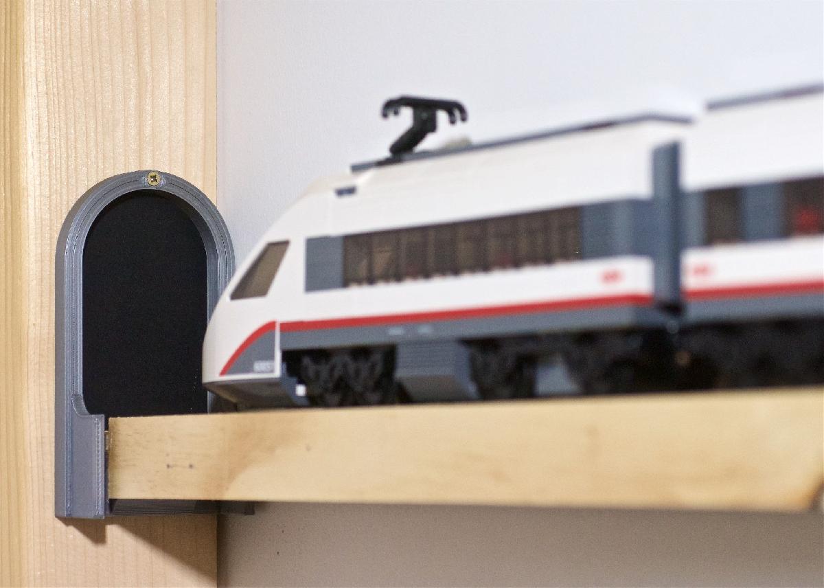 TunnelBridge   Exibicao de Modelo de Trem Montado na Parede