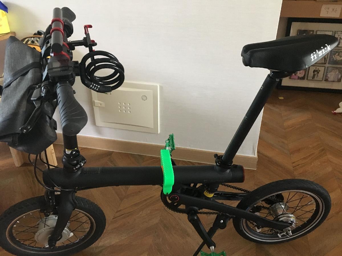 bicicleta eletrica Qicycle, pequeno degrau para criancas