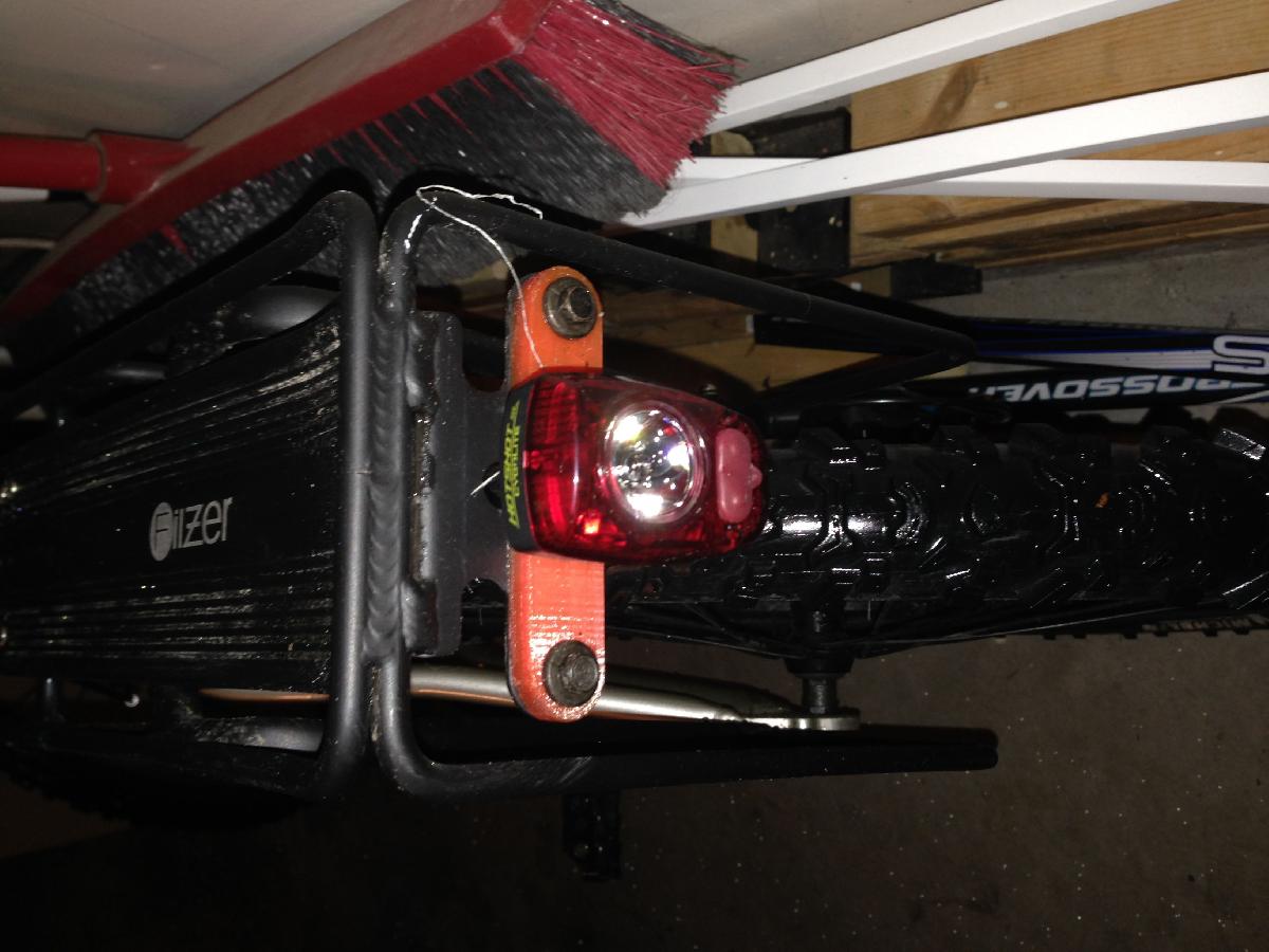 Suporte para Luz Traseira de Bicicleta