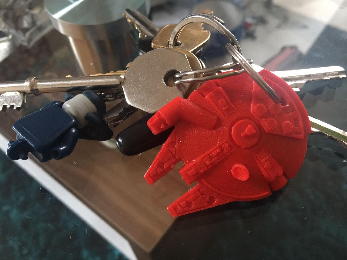 chaveiro RFID da Millennium Falcon