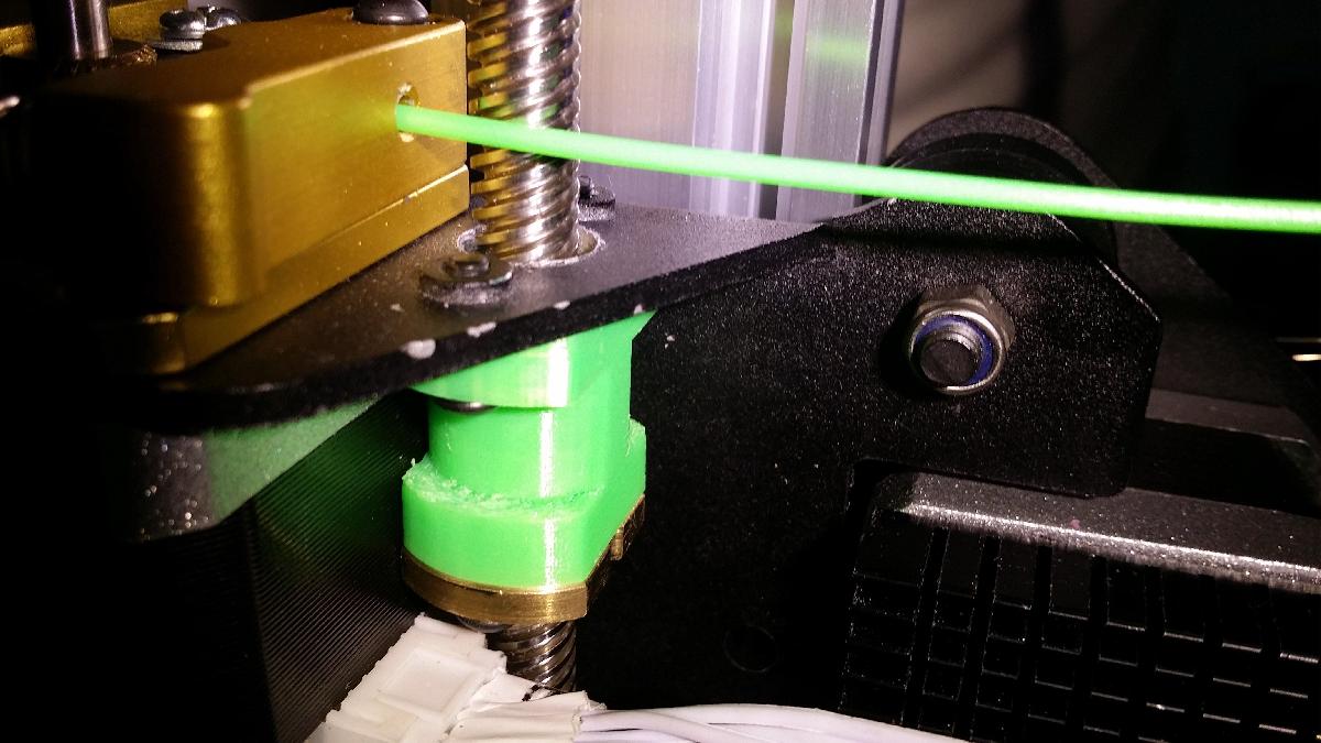 Suporte de parafuso de avanco CR 7 (T8)