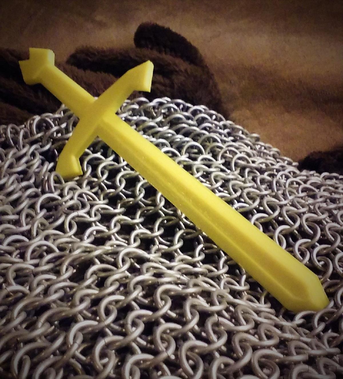 Abridor de cartas em forma de espada