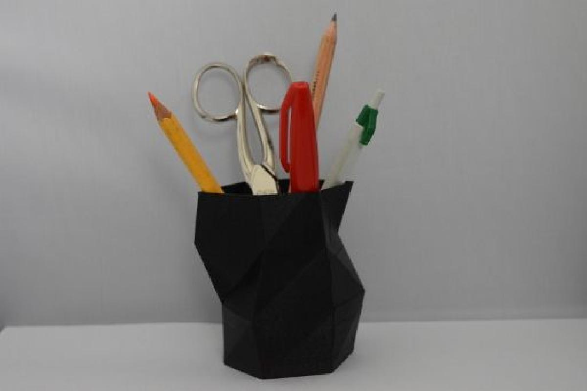 Suporte para lapis baixo poligonagem