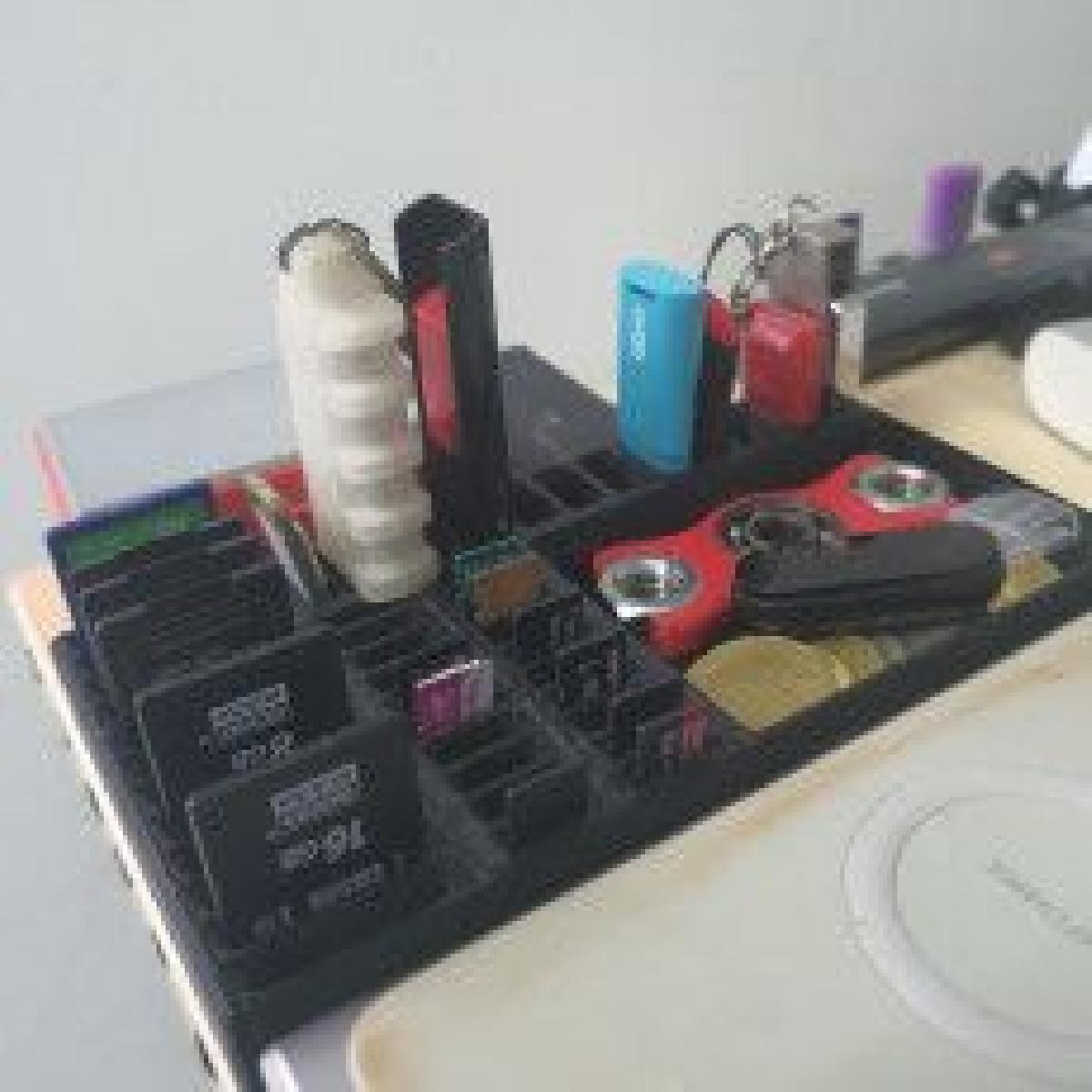Organizador de mesa para USB, SD, MicroSD e moedas