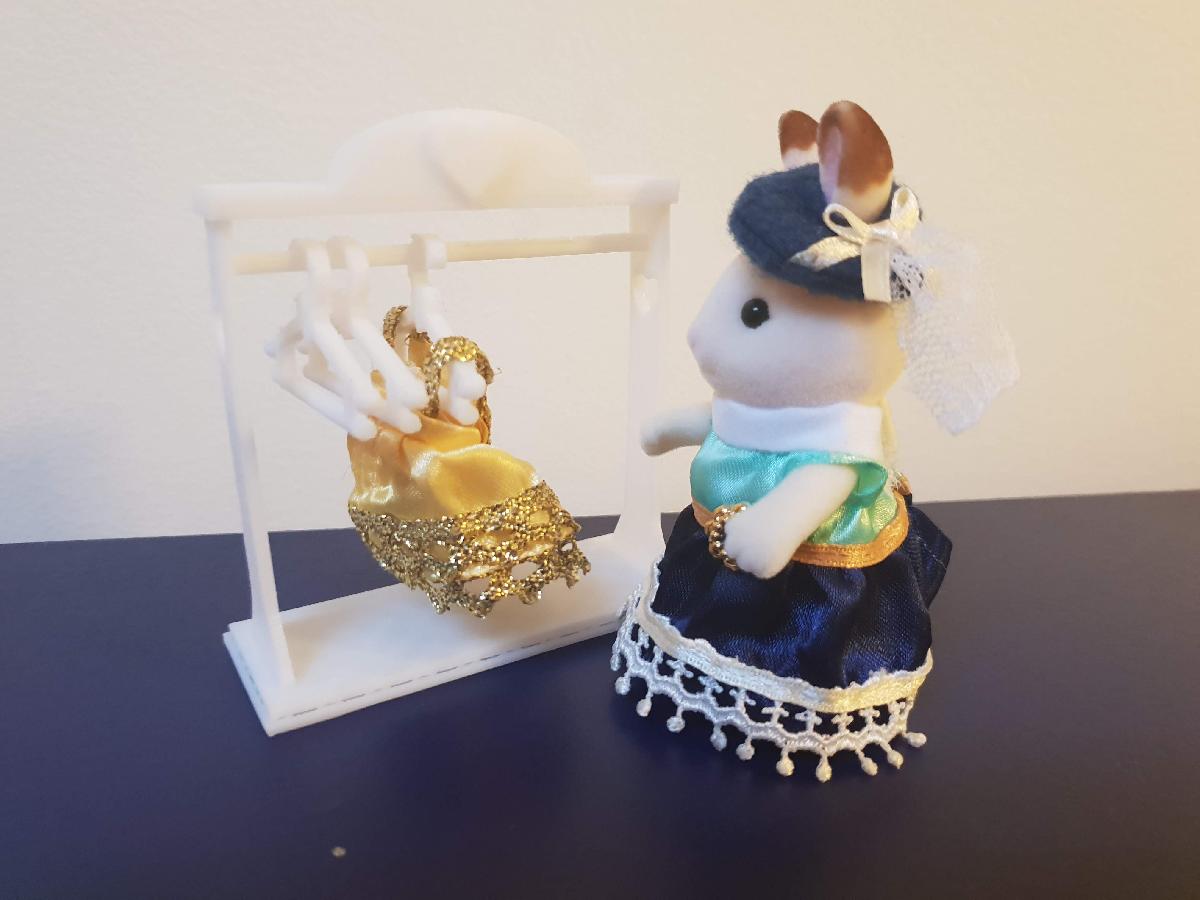 Coathanger   Sylvanian Families