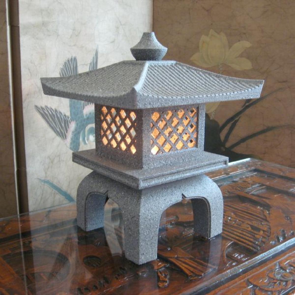 Lâmpada japonesa da lanterna do jardim