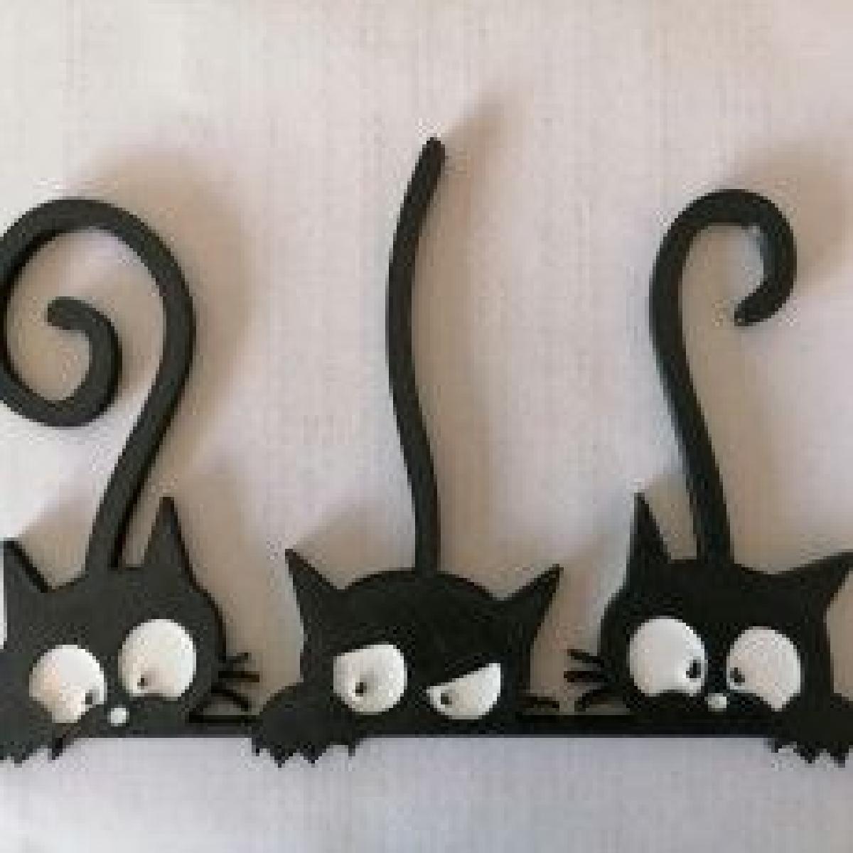 três gatos