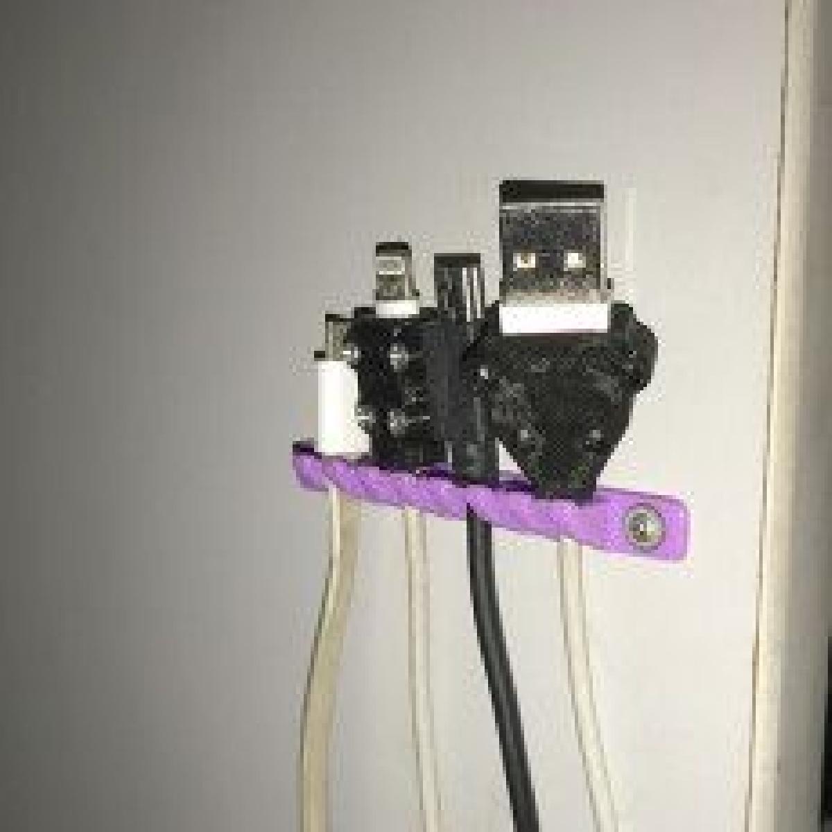 Telefone com suporte de cabo
