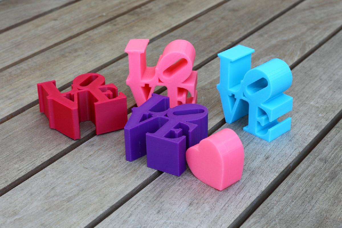 Escultura LOVE
