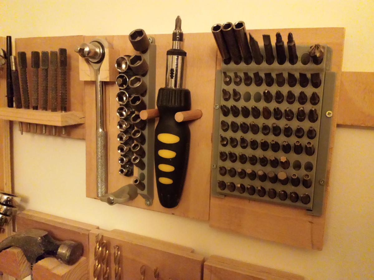 armazenamento vertical (montado na parede) de bits hexadecimais