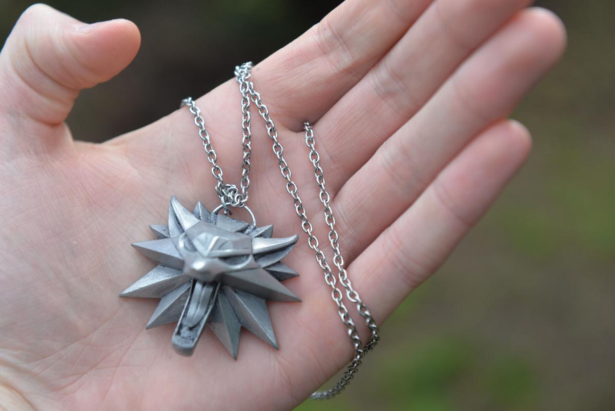 Witcher III Wolf School Medalhão