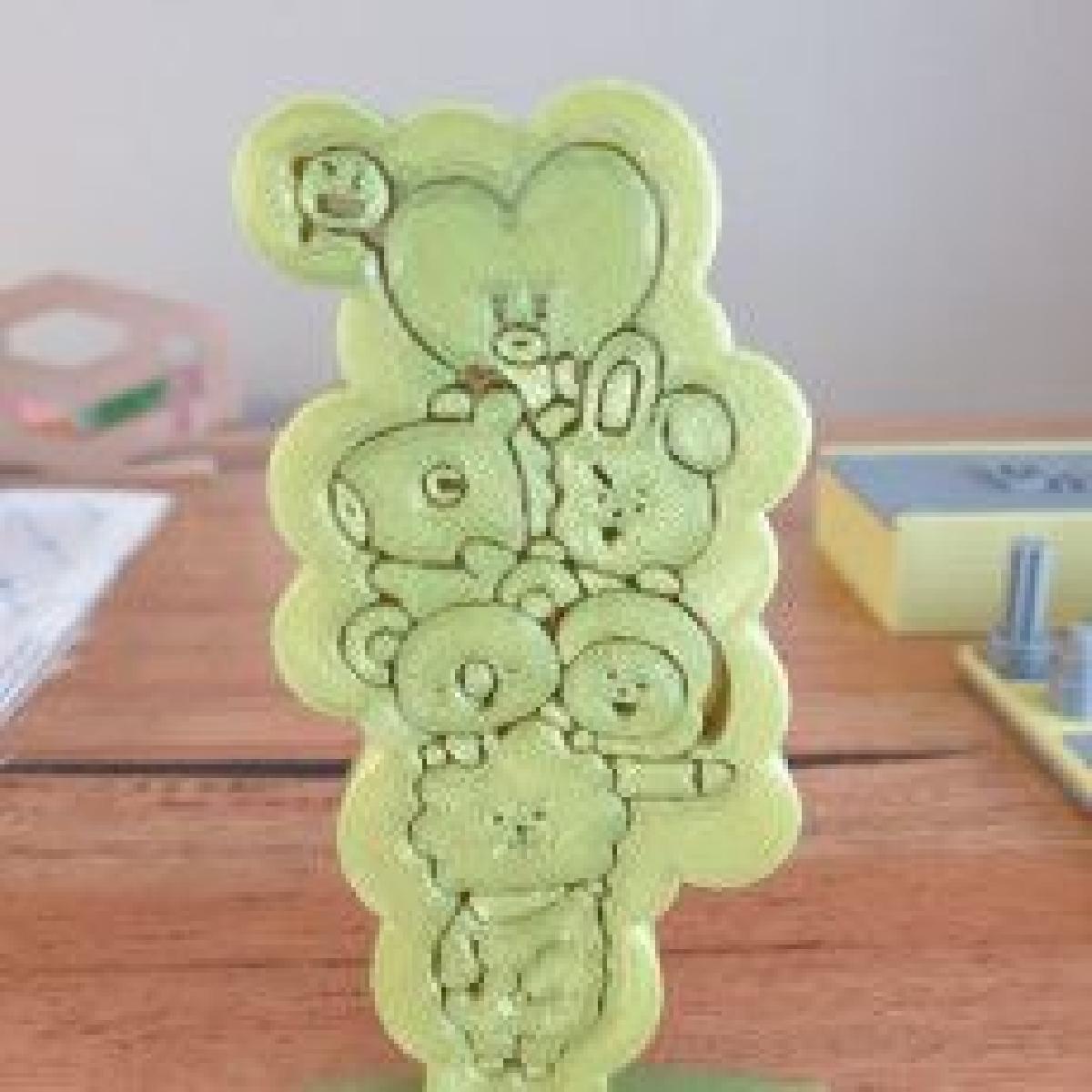 Ornamento BTS BT21 (versão 1)